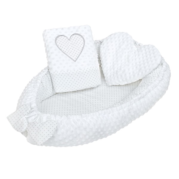 Luksusowe gniazdko z kołderką dla niemowlaka New Baby z Minki Serduszko białe