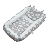 Wielofunkcyjne gniazdko z kołderką dla niemowlaka New Baby Chmurka szare