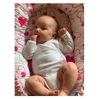 Luksusowe gniazdko z kołderką dla niemowlaka New Baby z Minki różowe serduszka