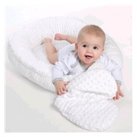 Luksusowe gniazdko z kołderką dla niemowlaka New Baby z Minki różowe serduszka