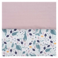 Dziecięcy kocyk wafelkowy z wypełnieniem New Baby różowa króliczki 80x102 cm