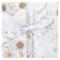 Klasyczny rożek wiązany New Baby Kwiaty biały