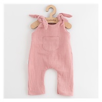 Ogrodniczki muślinowe dla niemowląt New Baby Soft dress różowy